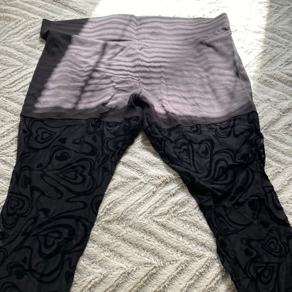 Torrid size 3 mesh leggings